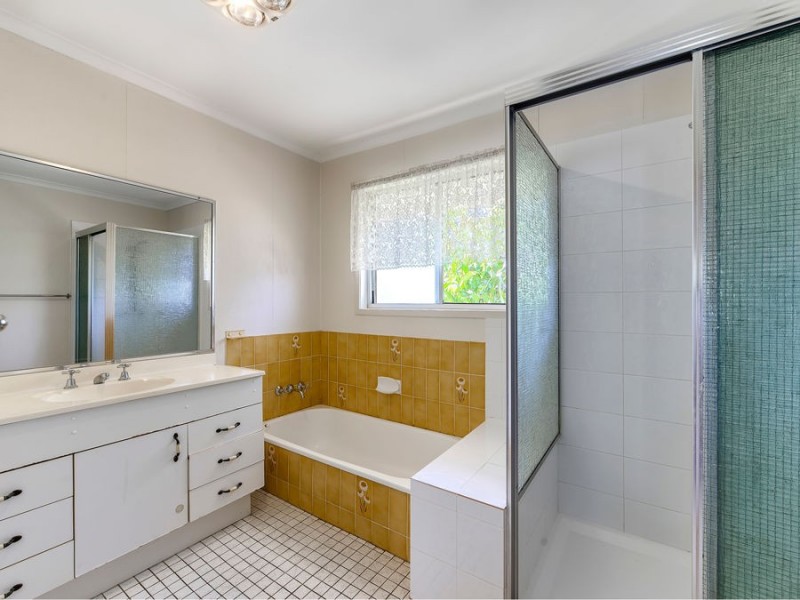 22 Masterton Street, Oxley QLD 4075