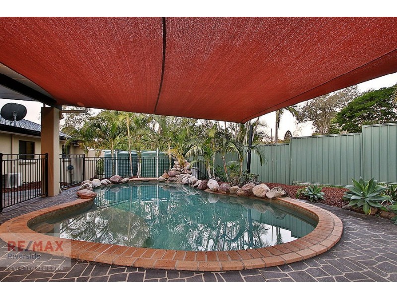 2 Blaxland Court, Mount Ommaney QLD 4074