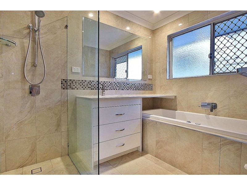 73 Abel Smith Crescent, Mount Ommaney QLD 4074