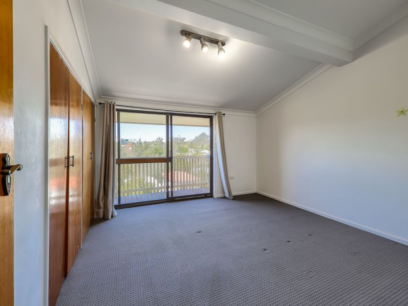 8/77 Warren Street, St Lucia QLD 4067