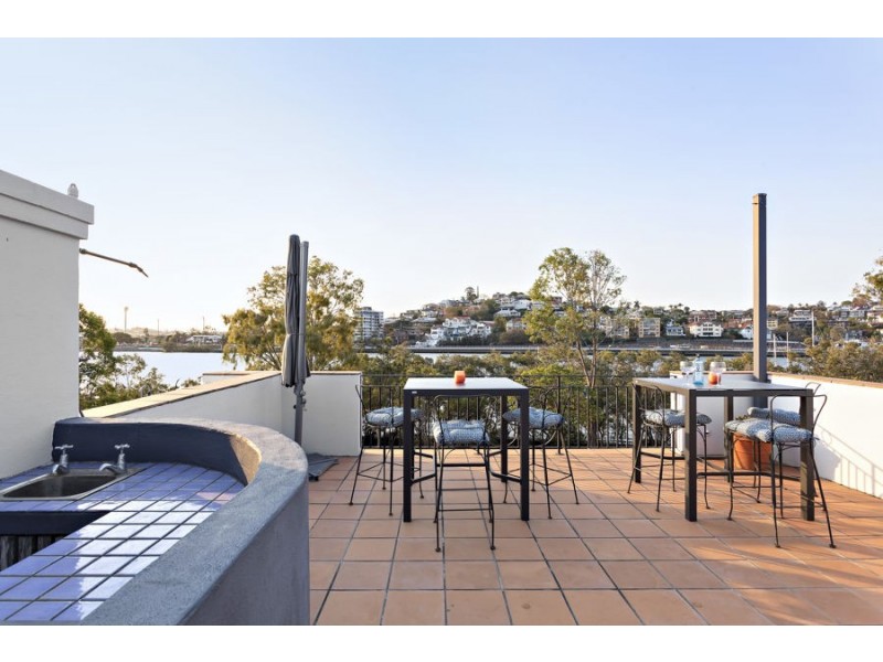 38 Portside Place, Bulimba QLD 4171