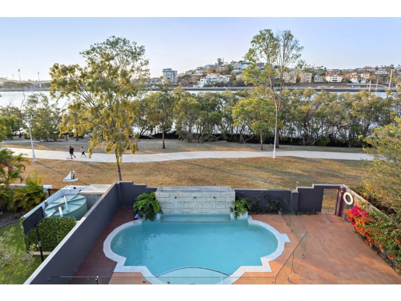 38 Portside Place, Bulimba QLD 4171