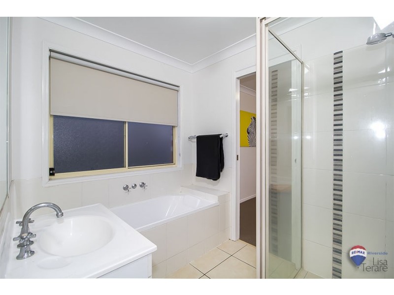 7 Emily Place, Sumner QLD 4074