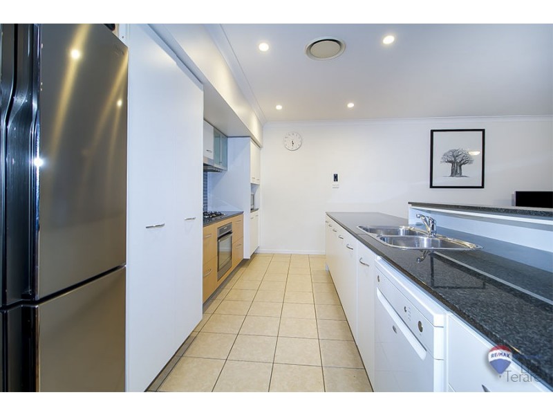 9 Fairway Court, Mount Ommaney QLD 4074