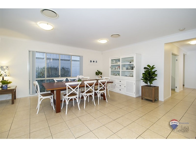 9 Fairway Court, Mount Ommaney QLD 4074