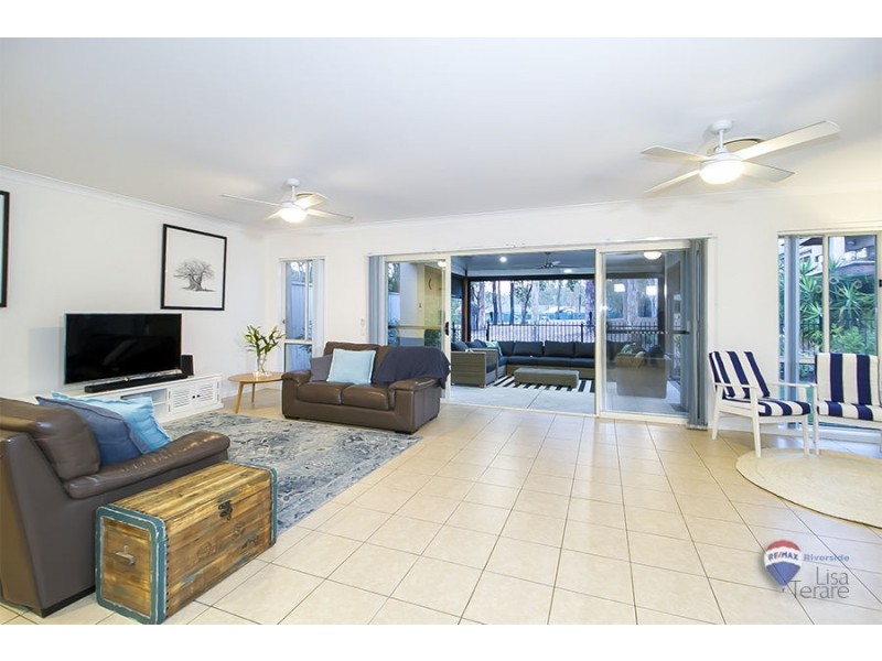 9 Fairway Court, Mount Ommaney QLD 4074