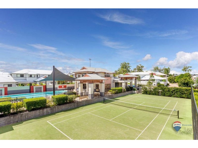 9 Fairway Court, Mount Ommaney QLD 4074