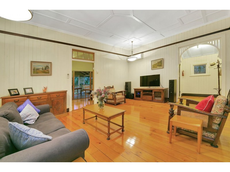 47 Dan Street, Graceville QLD 4075