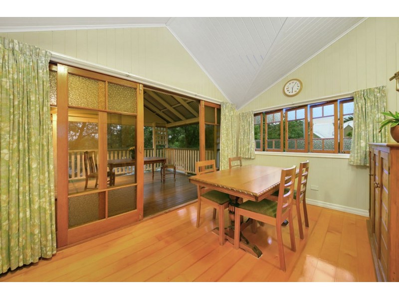 47 Dan Street, Graceville QLD 4075