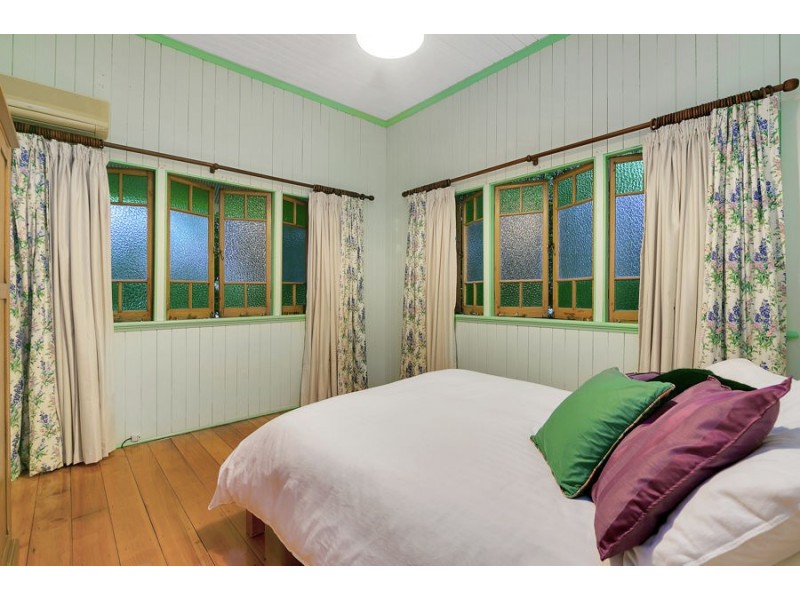 47 Dan Street, Graceville QLD 4075