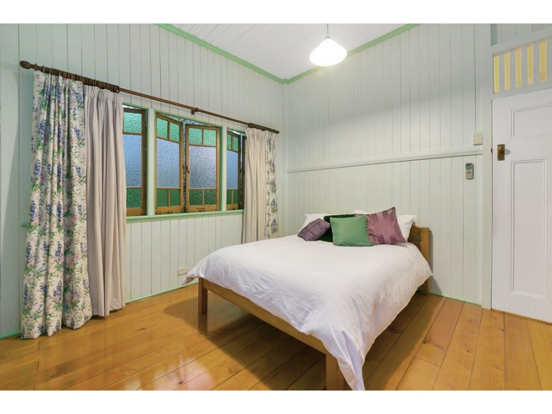 47 Dan Street, Graceville QLD 4075