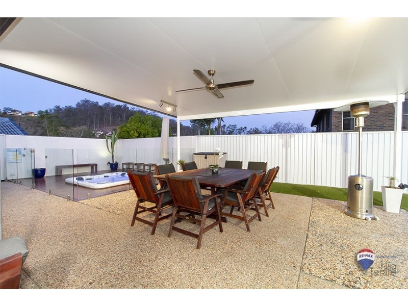 1 Timaru Close, Westlake QLD 4074