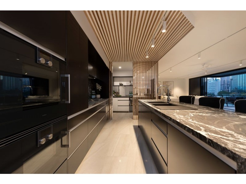 24 Annie Street (PARKLANE APARTMENTS), Kangaroo Point QLD 4169