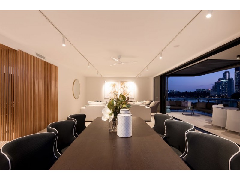 24 Annie Street (PARKLANE APARTMENTS), Kangaroo Point QLD 4169