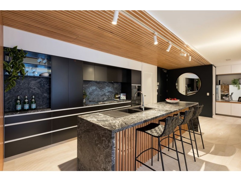 24 Annie Street (PARKLANE APARTMENTS), Kangaroo Point QLD 4169