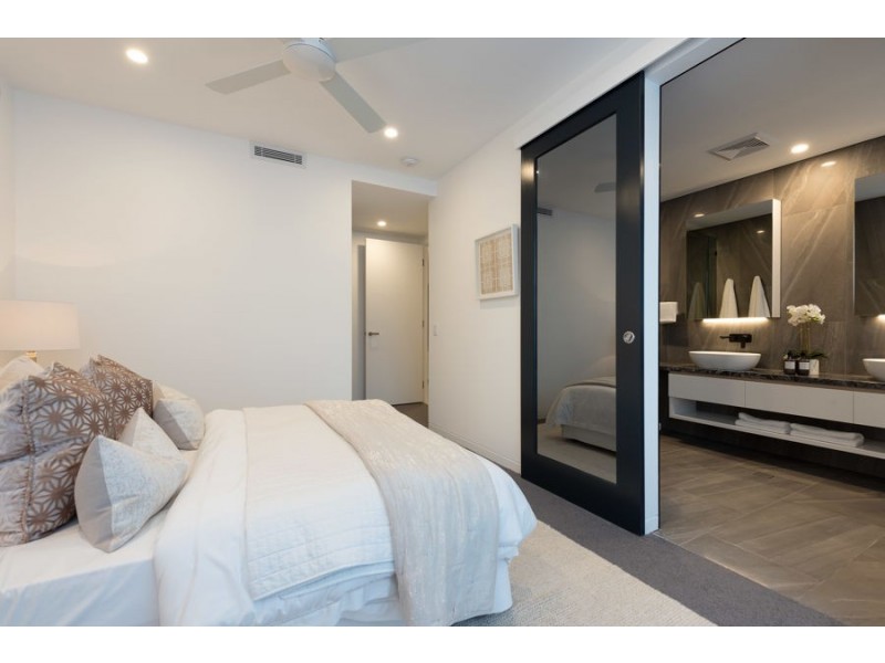 24 Annie Street (PARKLANE APARTMENTS), Kangaroo Point QLD 4169