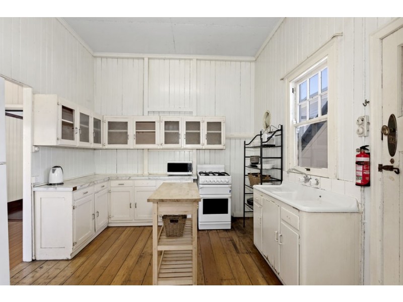 327 Annerley Rd, Annerley QLD 4103
