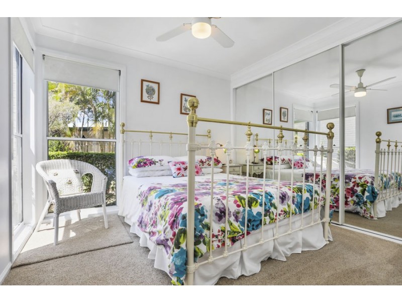 5 Windward Place, Banksia Beach QLD 4507