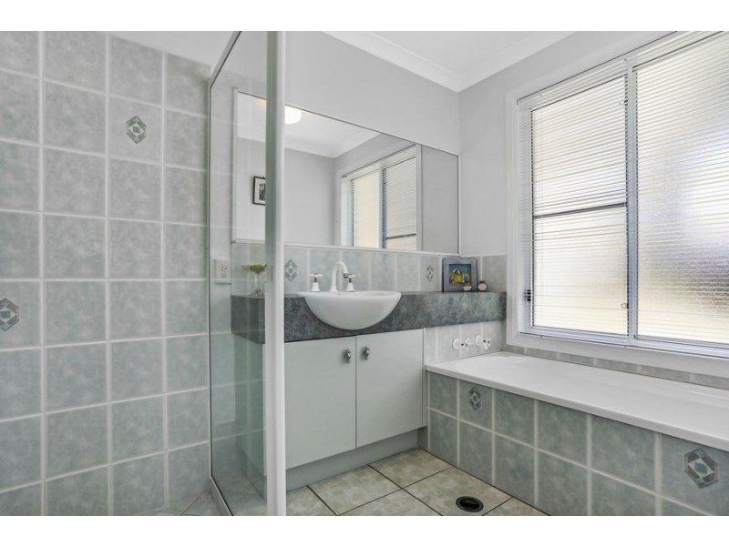 5 Windward Place, Banksia Beach QLD 4507