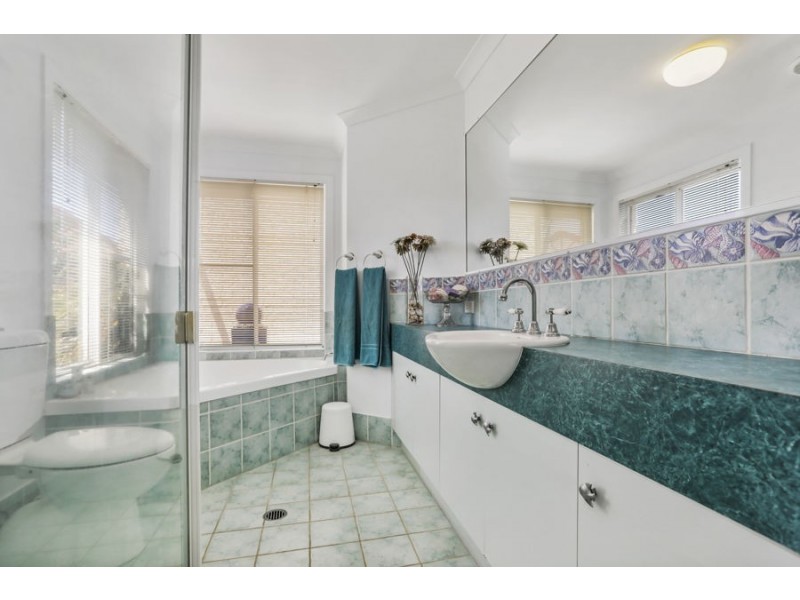 5 Windward Place, Banksia Beach QLD 4507