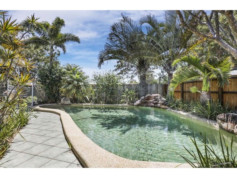 5 Windward Place, Banksia Beach QLD 4507