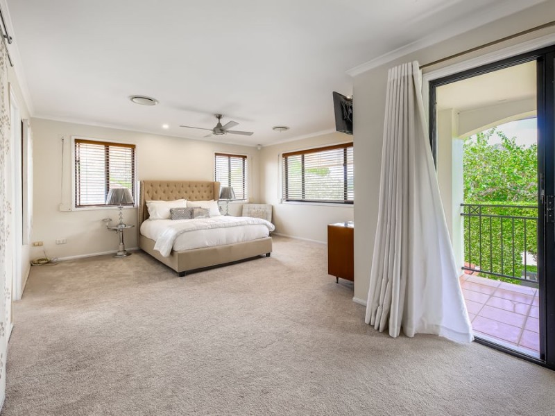 34 Douglas Street, Sherwood QLD 4075