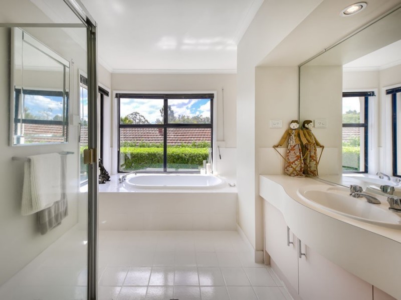 34 Douglas Street, Sherwood QLD 4075