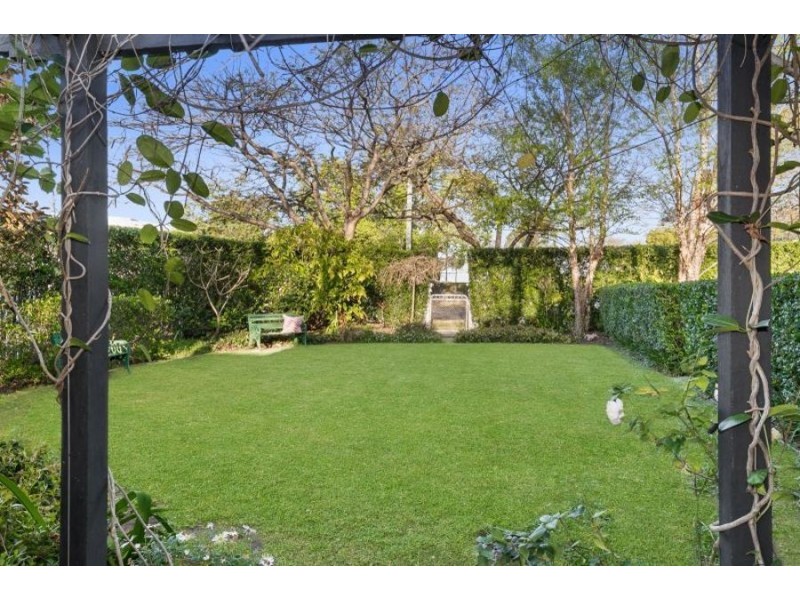 23 Molonga Terrace, Graceville QLD 4075