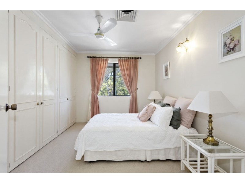 48 Blackstone Street, Indooroopilly QLD 4068