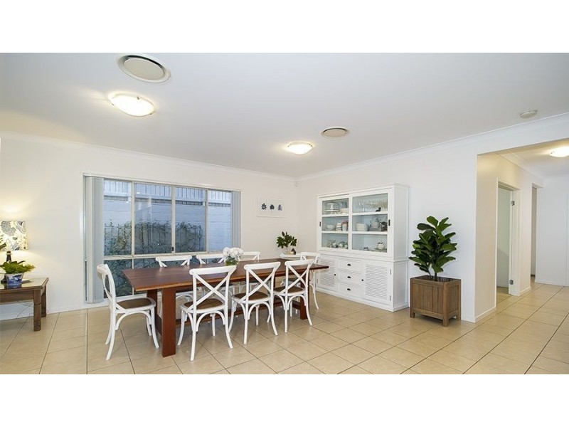 9 Fairway Court, Mount Ommaney QLD 4074