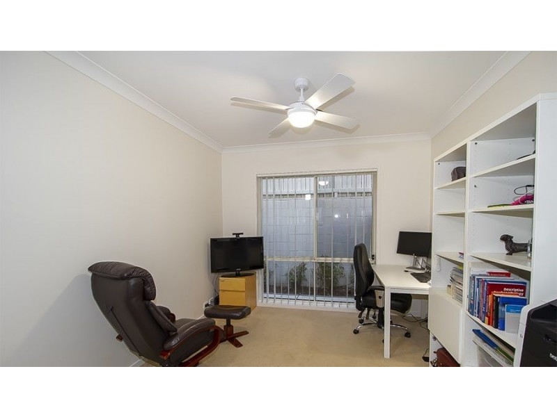 9 Fairway Court, Mount Ommaney QLD 4074