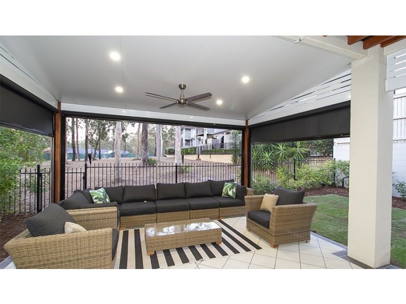 9 Fairway Court, Mount Ommaney QLD 4074