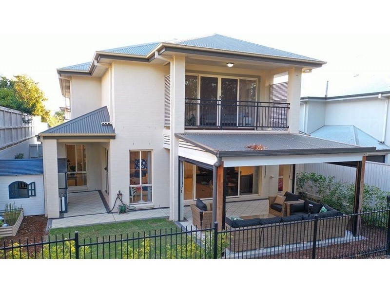 9 Fairway Court, Mount Ommaney QLD 4074