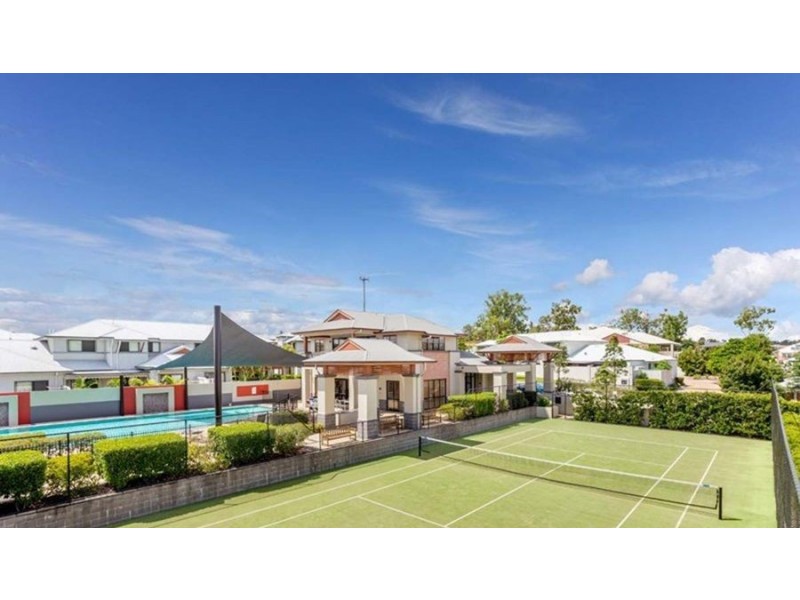 9 Fairway Court, Mount Ommaney QLD 4074