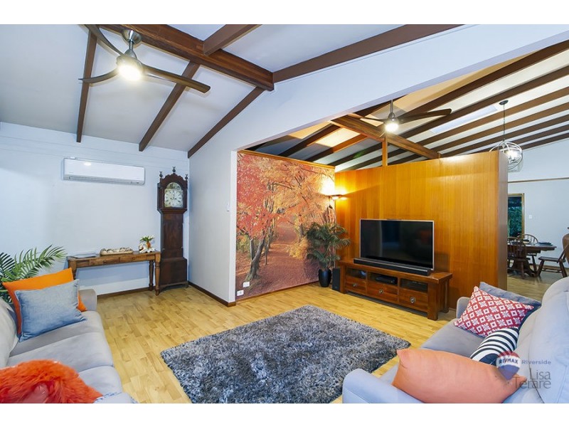 39 Lugano Street, Riverhills QLD 4074