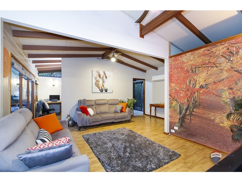 39 Lugano Street, Riverhills QLD 4074