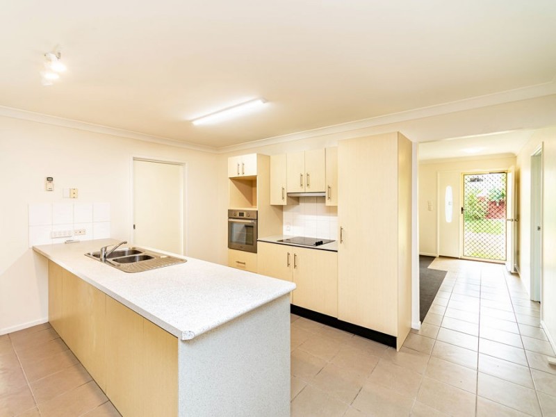 25 Eric Drive, Blackstone QLD 4304