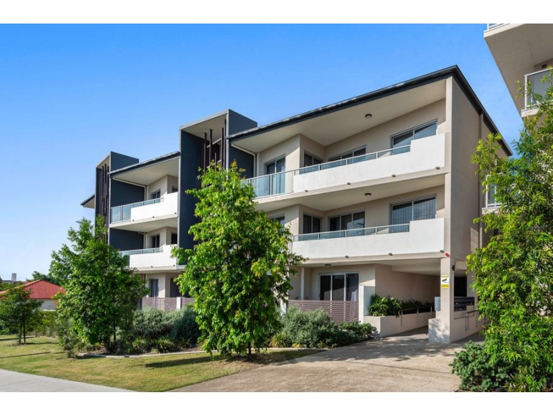 45/902 Logan Rd, Holland Park West QLD 4121