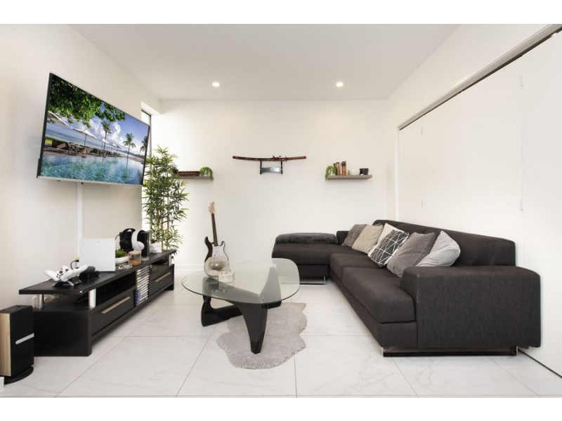 45/902 Logan Rd, Holland Park West QLD 4121