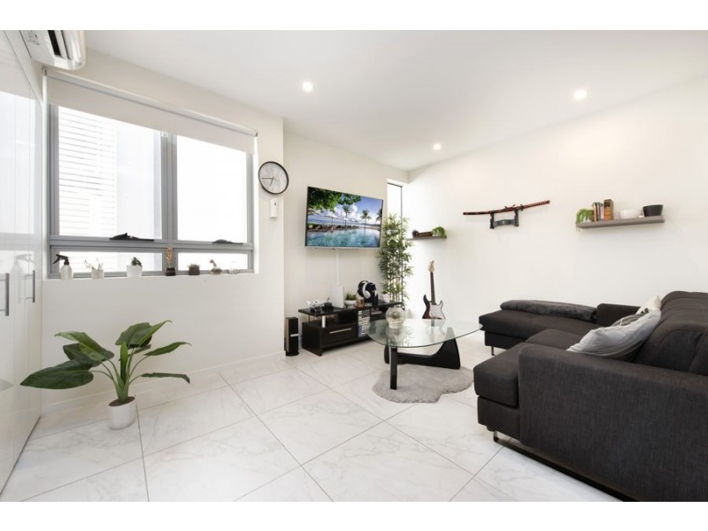 45/902 Logan Rd, Holland Park West QLD 4121