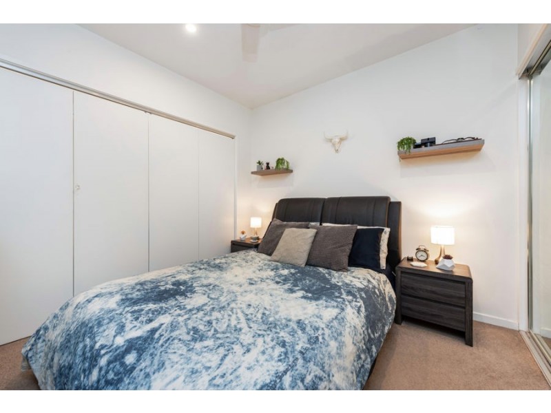45/902 Logan Rd, Holland Park West QLD 4121