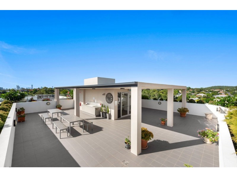 45/902 Logan Rd, Holland Park West QLD 4121