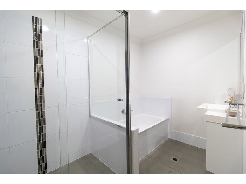 13/39 River Road, Bundamba QLD 4304