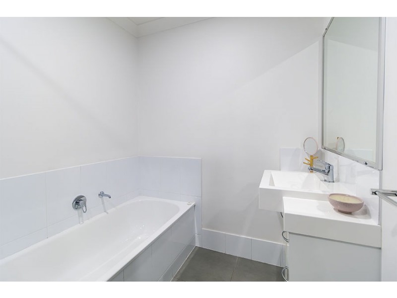 13/39 River Road, Bundamba QLD 4304
