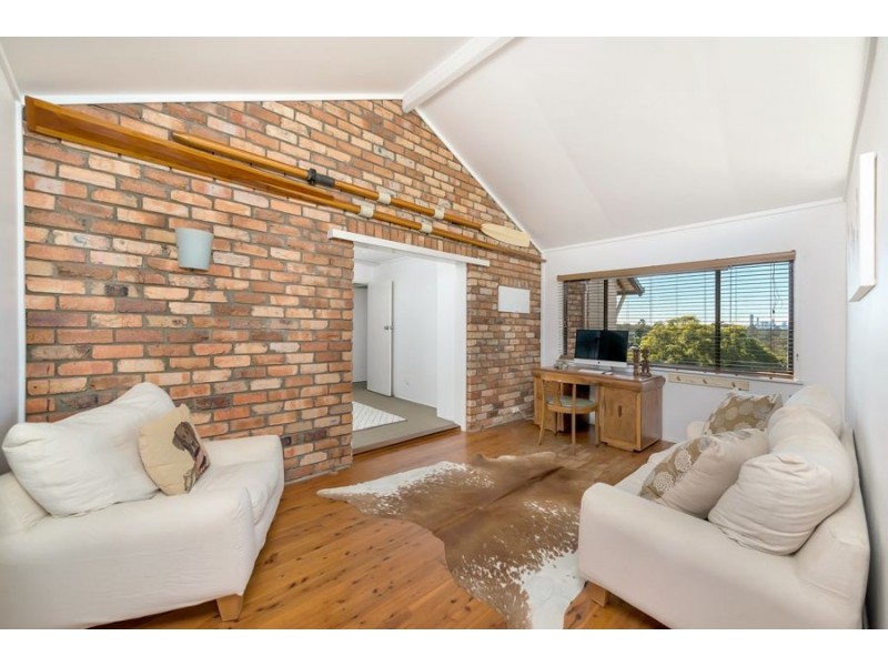 177 Russell Tce, Indooroopilly QLD 4068