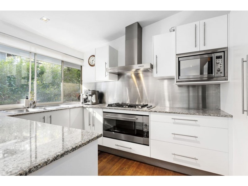 154 Russell Terrace, Indooroopilly QLD 4068