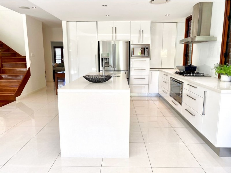 41 McDonald Street, Hawthorne QLD 4171