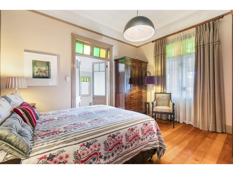 23 Molonga Terrace, Graceville QLD 4075