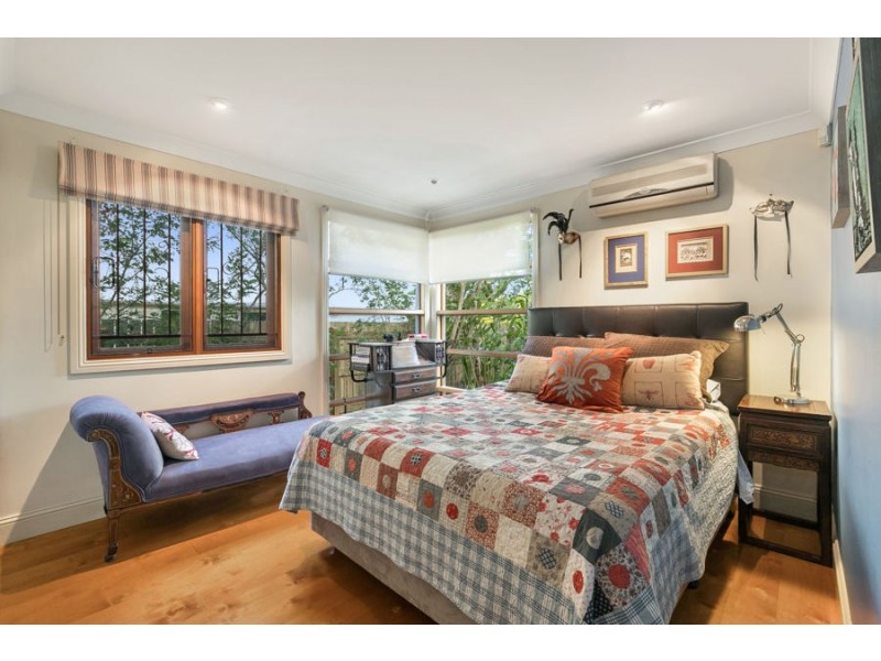 23 Molonga Terrace, Graceville QLD 4075