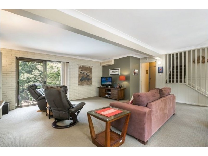 11 Mondra Street, Kenmore Hills QLD 4069